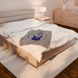 Manta Ray's Swimming - Velveteen Plush Blanket (Light Grey)