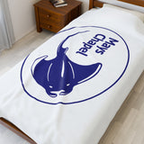 Manta Ray's Swimming - Velveteen Plush Blanket (White)